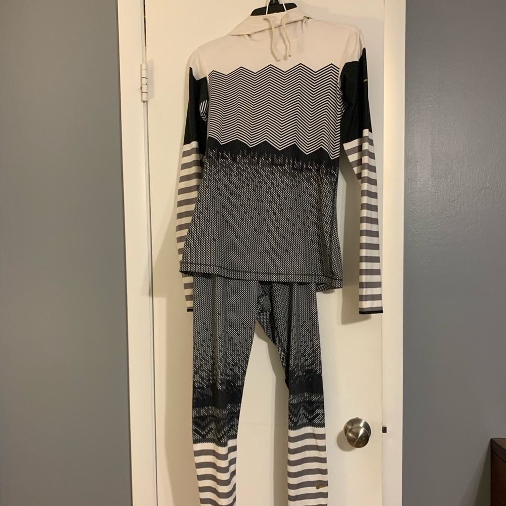 RARE Nike Hyper Warm SET